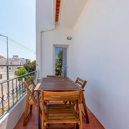 Apartamento Vivenda Neves In By Lovelystay *