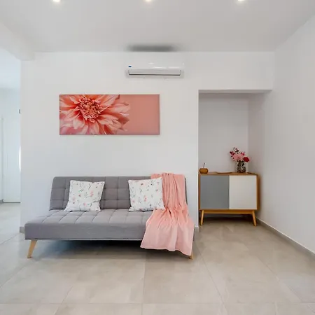 Apartament Vivenda Neves In By Lovelystay *