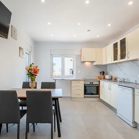 Apartament Vivenda Neves In By Lovelystay Albufeira