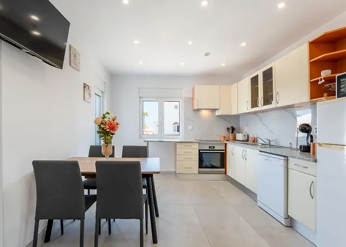 아파트 Vivenda Neves In By Lovelystay 알부페이라