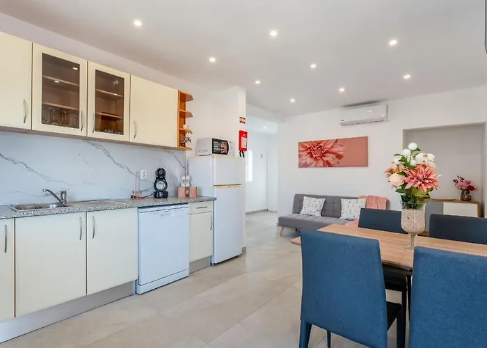 아파트 Vivenda Neves In By Lovelystay 알부페이라